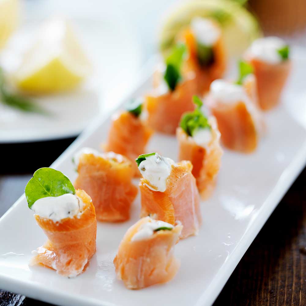 appetizer-platter-with-smoked-salmon-cream-cheese--PHJQRAV
